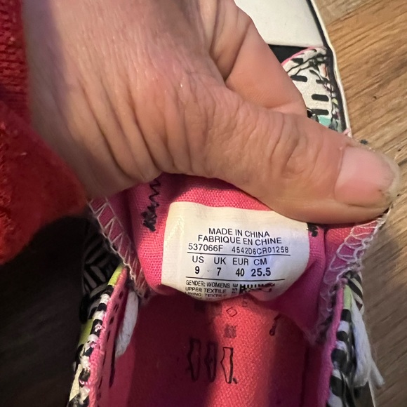 Womens multicolored converse size 9 - Picture 2 of 4